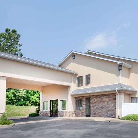Ramada By Wyndham Tell City Esterno foto