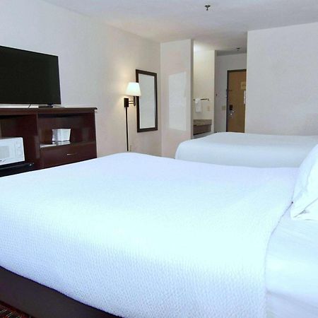 Ramada By Wyndham Tell City Esterno foto