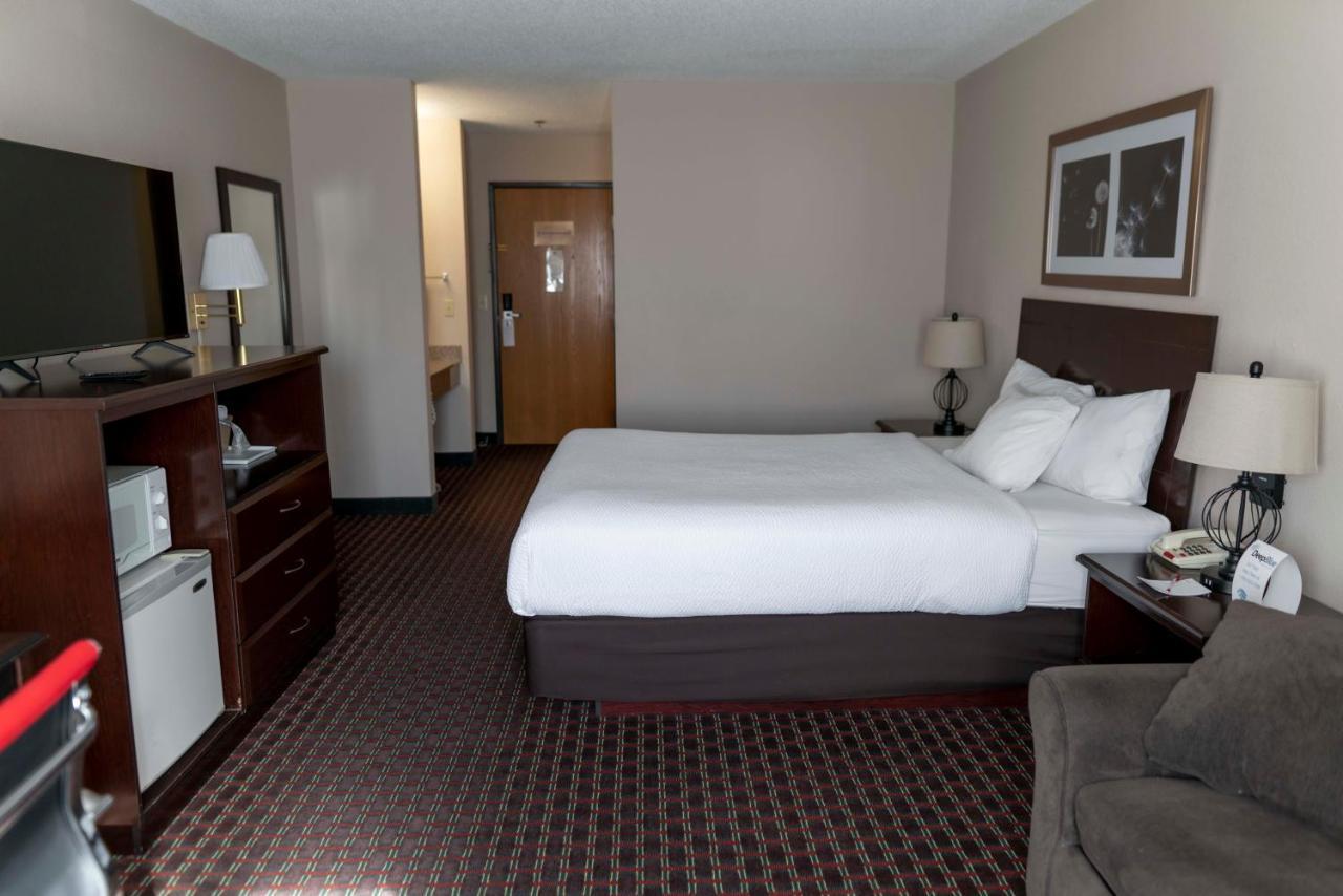 Ramada By Wyndham Tell City Esterno foto