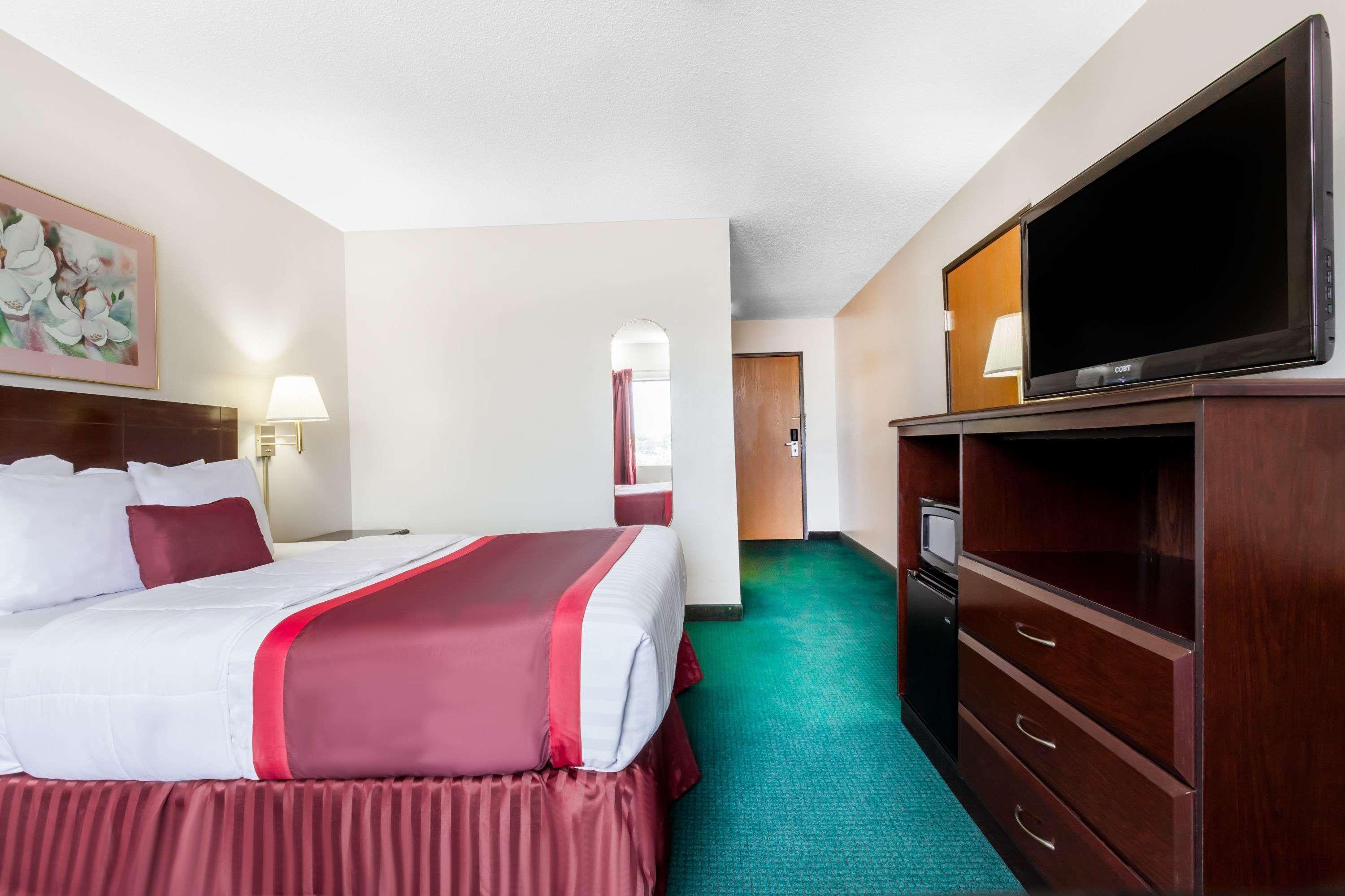Ramada By Wyndham Tell City Esterno foto