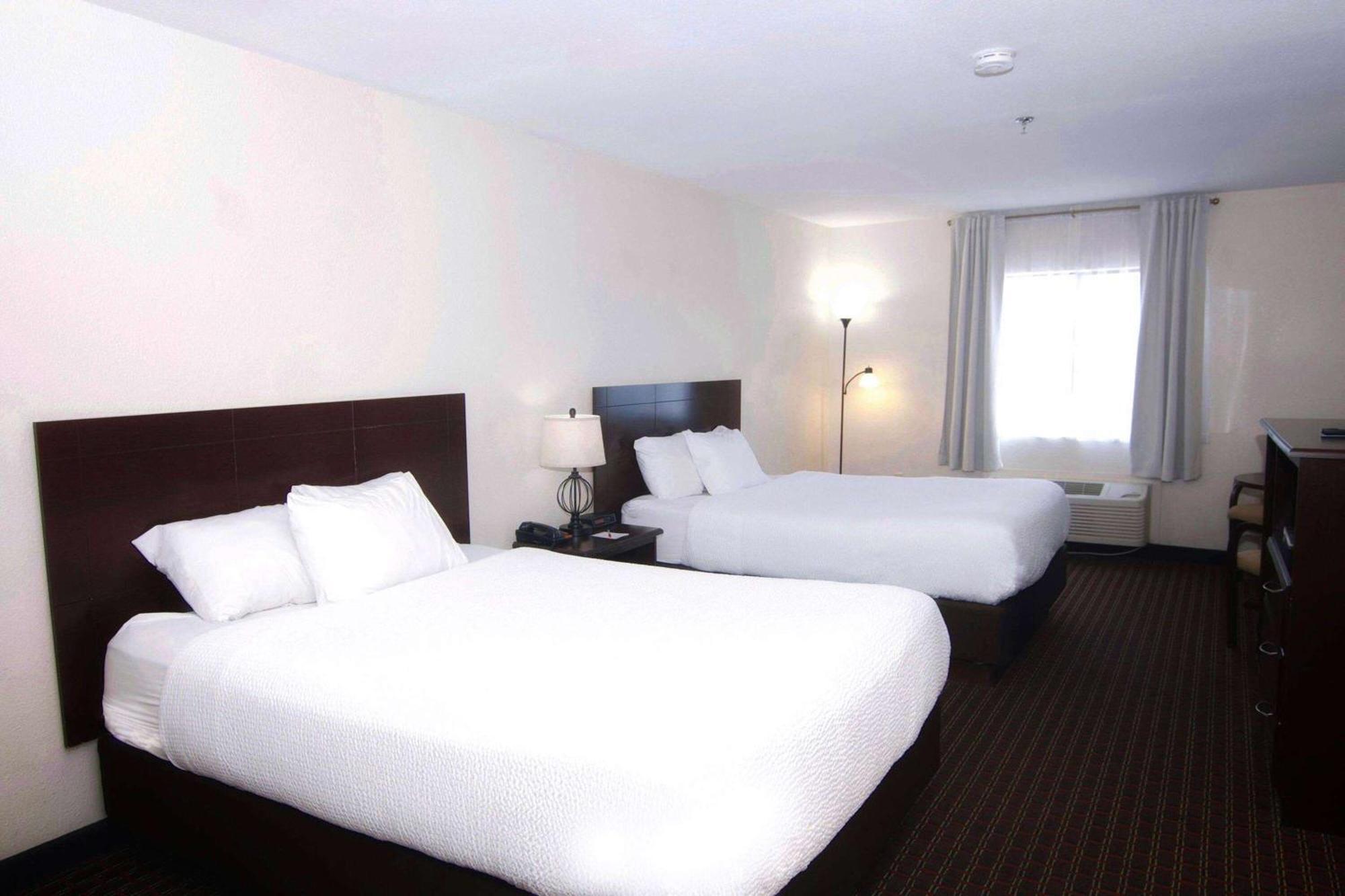 Ramada By Wyndham Tell City Esterno foto
