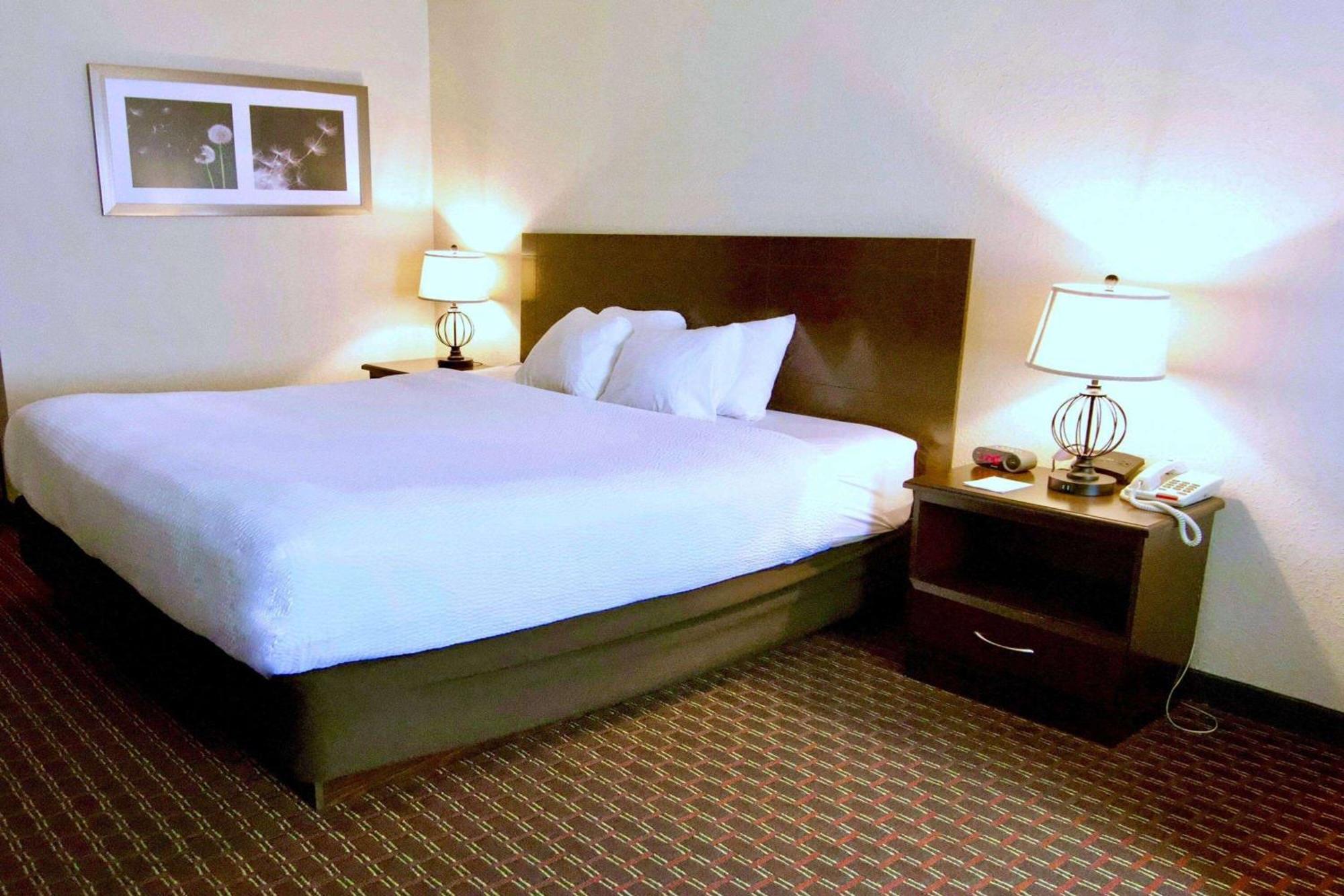 Ramada By Wyndham Tell City Esterno foto