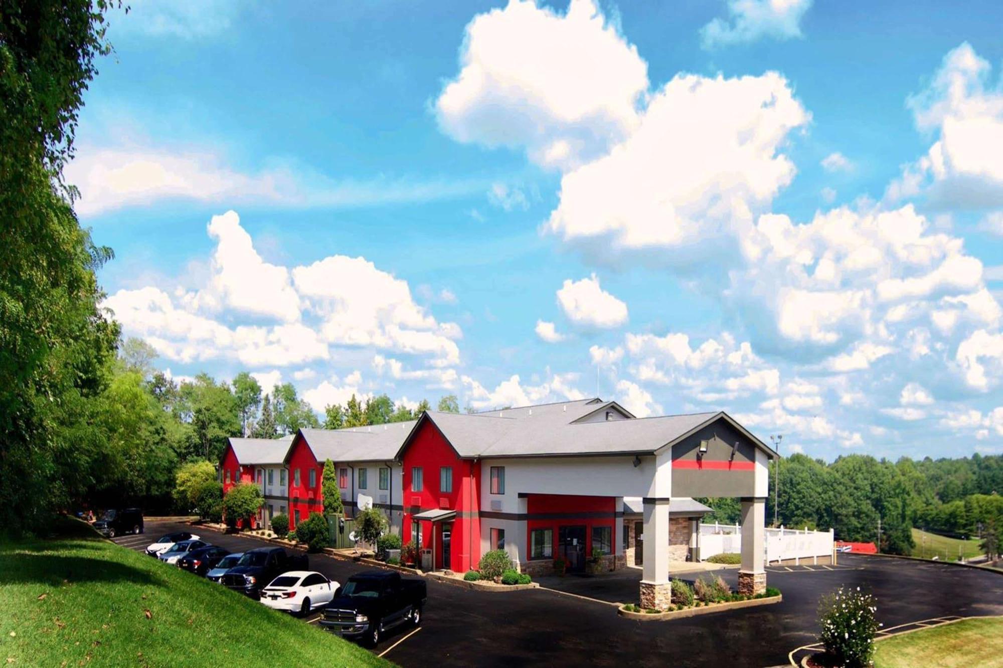 Ramada By Wyndham Tell City Esterno foto